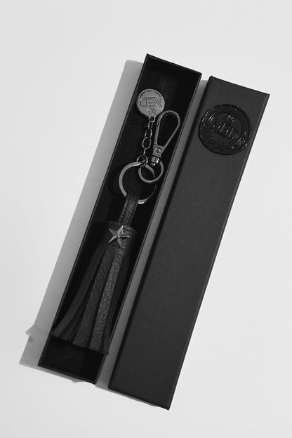 Handgemachte Quaste aus veganem Lederimitat - 8 Farben - Manuel Essl Design