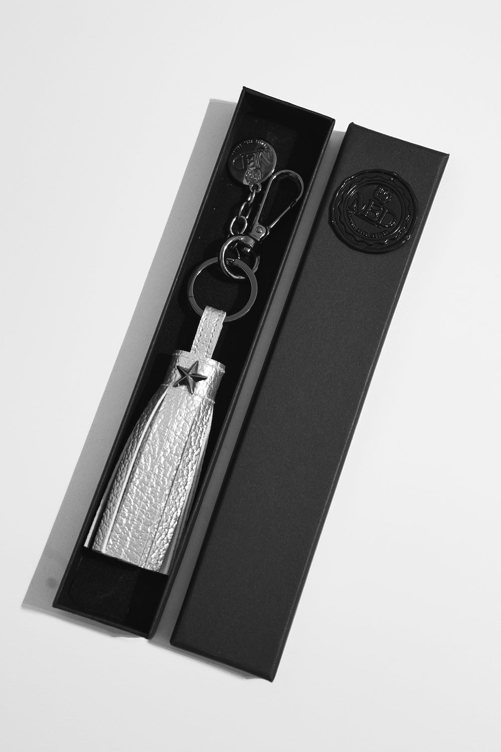 Handgemachte Quaste aus veganem Lederimitat - 8 Farben - Manuel Essl Design