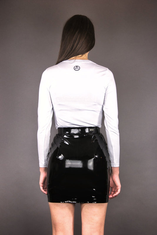 Enganliegender Rock aus veganem Lackleder - Imitat - schwarz - Manuel Essl Design